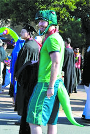 畢業(yè)日，不為憂傷為瘋狂