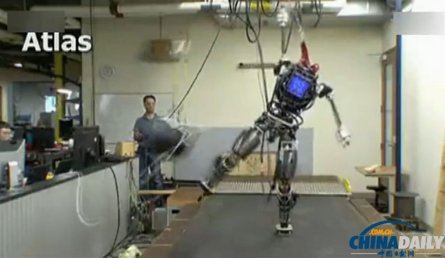 組圖：美軍研制最新戰(zhàn)爭機(jī)器人能跑會跳像