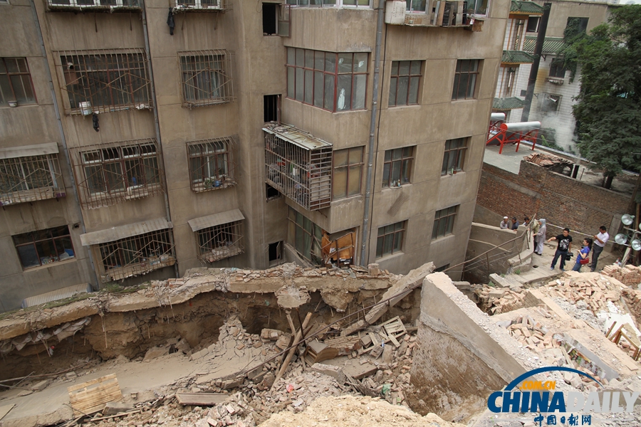 蘭州北濱河中路恒祥小區(qū)發(fā)生山體崩塌事故