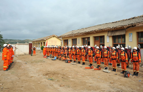 爭分奪秒、搶救生命：甘肅消防總隊發(fā)出抗震救災(zāi)總攻動員令