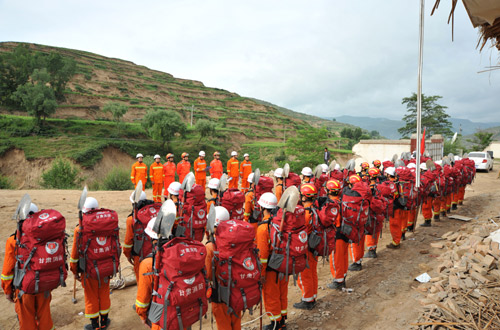 爭分奪秒、搶救生命：甘肅消防總隊發(fā)出抗震救災(zāi)總攻動員令