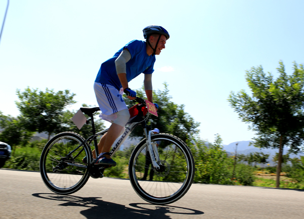 10多個(gè)國家和地區(qū)的281名青少年喜聚金昌開展生存訓(xùn)練營活動(dòng)