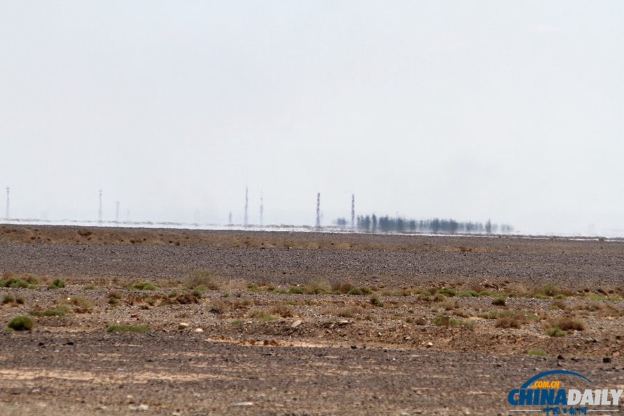 哈密:高溫炙烤 戈壁驚現(xiàn)“海滋”奇觀