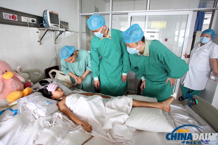 河南安陽：堅強女孩遭車碾高位截癱 手術(shù)后第一句話稱謝謝