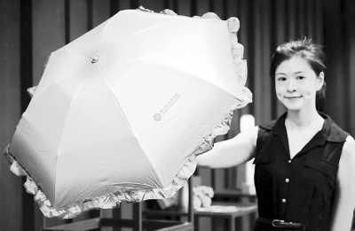 盤點(diǎn)臺(tái)北故宮創(chuàng)意：皇帝朱批出膠帶 名畫成桌墊