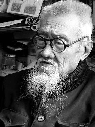 國(guó)學(xué)老教授向往孔子時(shí)代 學(xué)生拜師需帶咸肉(圖)