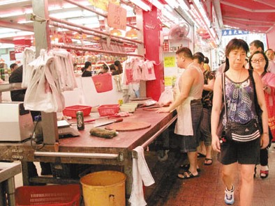 強臺風“天兔”襲港 港府啟動二級應(yīng)變措施