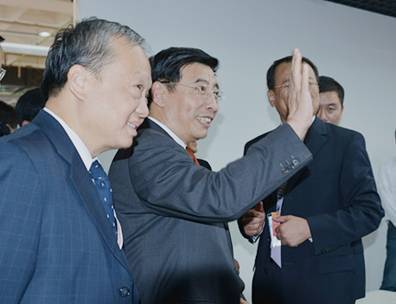 北京國際通信展開幕 工信部苗圩部長蒞臨愛立信展臺