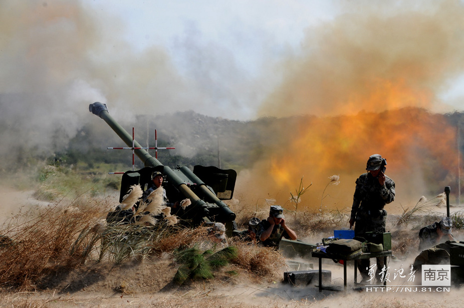 敵艦怎敢靠近：解放軍海防大炮開火真兇猛