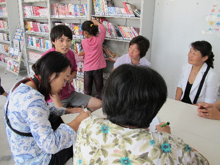 “媒體記者書(shū)屋行”