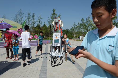 北京園博園開設(shè)青少年智能機(jī)器人體驗(yàn)課堂