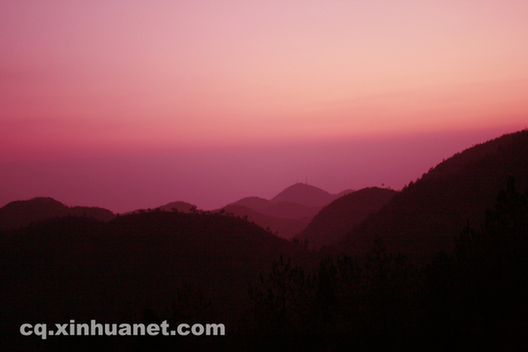 重慶霞光映紅神女之鄉(xiāng)攝影者追逐