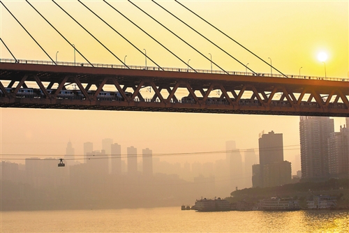 今日12時(shí) 三段軌道交通路段通車(chē)