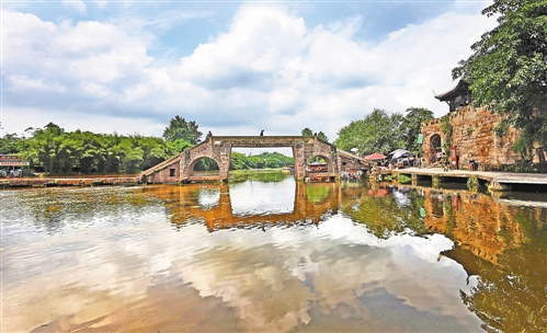 首屆重慶鎮(zhèn)長(zhǎng)年會(huì)舉行 60個(gè)最美小城鎮(zhèn)“出爐”