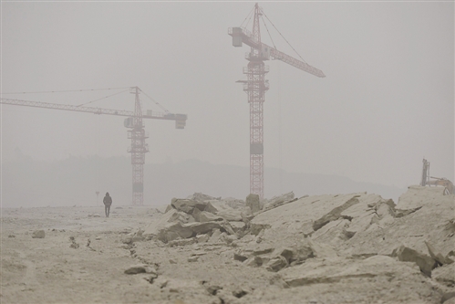 主城連續(xù)遭遇重污染天氣 交通及揚塵污染是主因