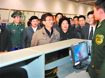 孟建柱在福建調(diào)研時(shí)強(qiáng)調(diào):提升打擊犯罪的能力與水平