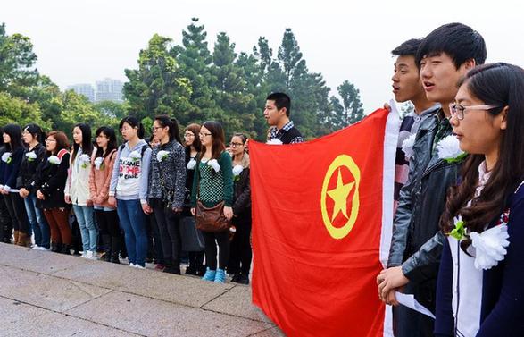 清明節(jié)前祭先烈