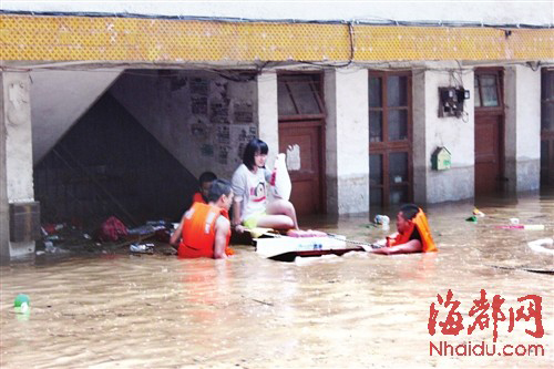 福建省中南部連降暴雨 多地受災(zāi)(組圖)