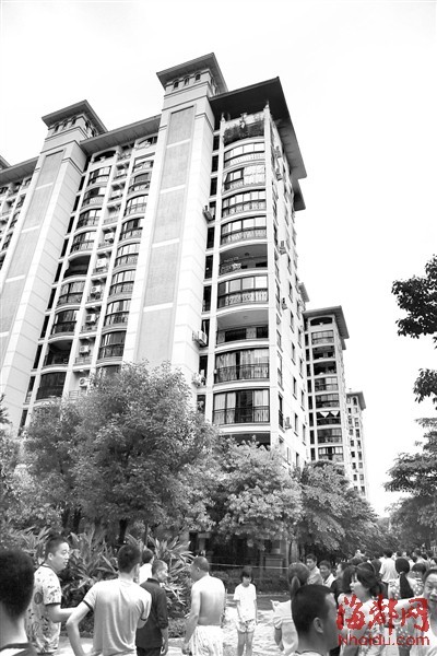 14樓家中爆炸起火 福州一女子裹被跳下殞命