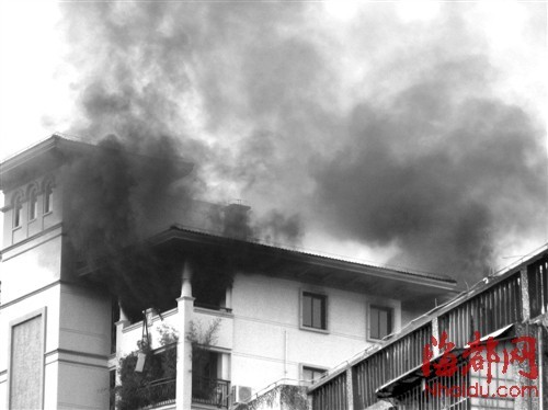 14樓家中爆炸起火 福州一女子裹被跳下殞命