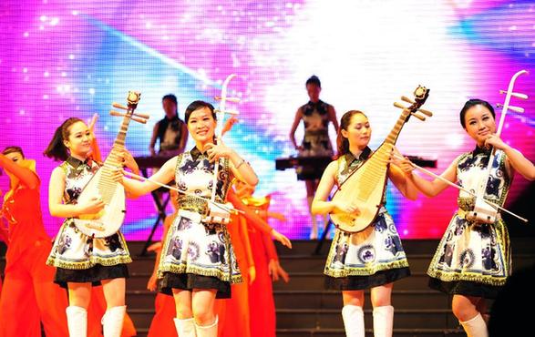 閩臺對渡文化節(jié)開幕 兩岸青年歡歌慶端午