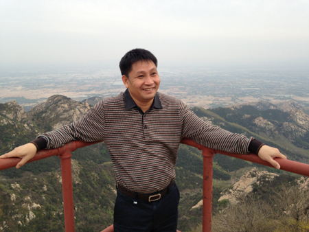 江東廷榮獲福建省非公有制經(jīng)濟(jì)人士捐贈(zèng)公益事業(yè)突出貢獻(xiàn)獎(jiǎng)