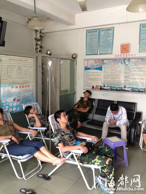 福建工業(yè)學校百余新生腹瀉 家長質(zhì)疑食物有問題