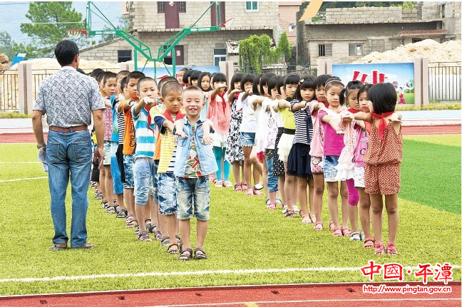 流水標(biāo)準(zhǔn)化學(xué)校迎首批學(xué)生