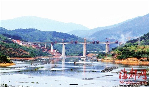 合福鐵路閩贛段隧道全部貫通 2015年將開通運(yùn)營