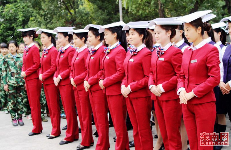 廈深鐵路即將開通 美麗“動(dòng)姐”練兵忙（組圖）