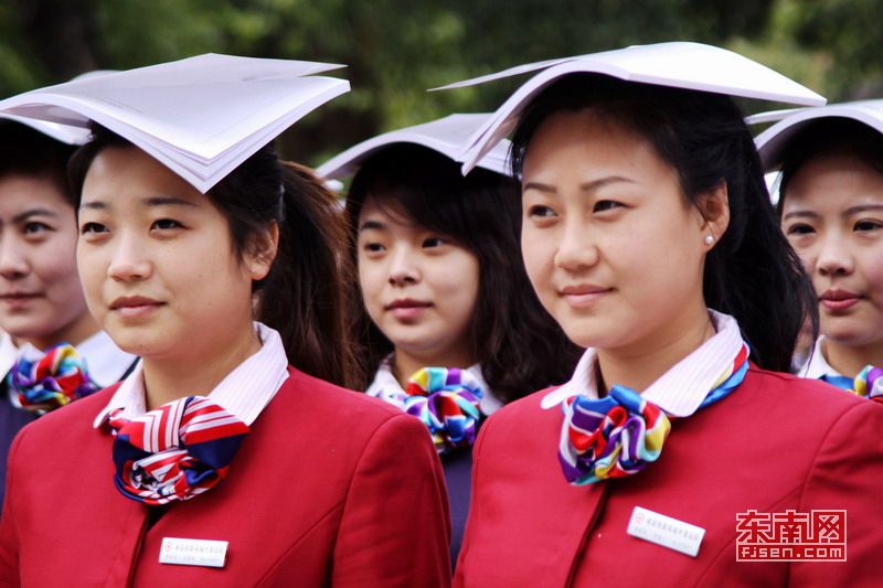 廈深鐵路即將開通 美麗“動(dòng)姐”練兵忙（組圖）