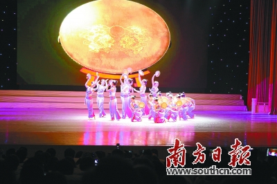 廣東工人藝術(shù)團(tuán)進(jìn)汕尾:精選編排當(dāng)?shù)靥厣?jié)目