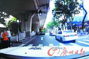 廣州交警上演真實(shí)版