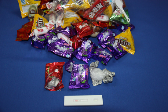 廣州海關(guān)查獲“白色”毒糖果