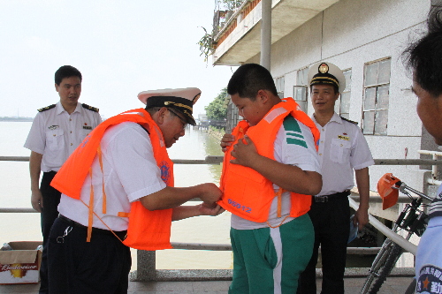 廣州南沙海事開展“救生衣行動(dòng)”迎接新學(xué)期