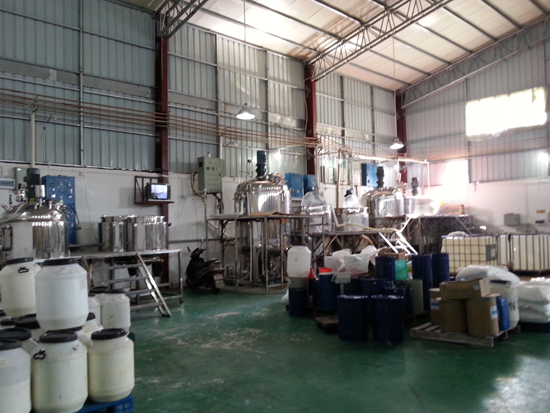 異地用警端掉制假窩點(diǎn) 五省聯(lián)動(dòng)斬?cái)嗬骀湕l