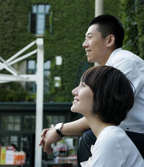 當(dāng)結(jié)婚遭遇“愛情和面包”難題：裸婚你能接受嗎？