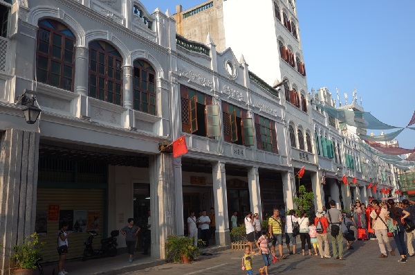 ?？隍T樓老街三條街區(qū)修復(fù)完成 展現(xiàn)?？诶辖謽用? style=