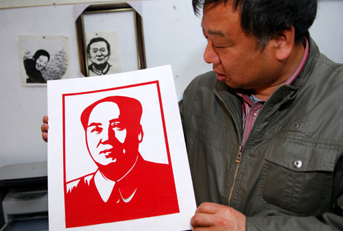 河南民間藝人創(chuàng)作四代領(lǐng)導(dǎo)人肖像喜迎上海世博會(huì)