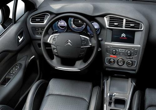 年內(nèi)發(fā)布 國產(chǎn)換代C4三廂版諜照曝光