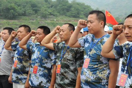 河南淅川：移民搬遷場(chǎng)上的“火線入黨”