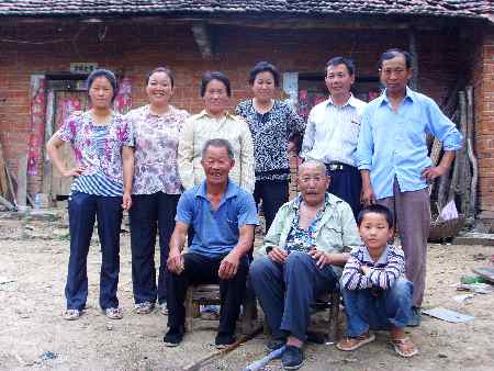 “移民標(biāo)本”何照勝的53年搬遷路