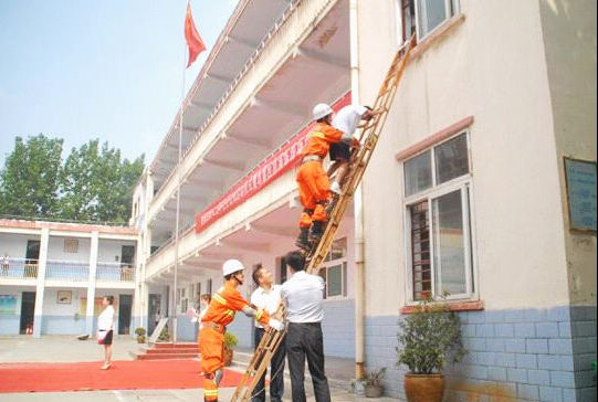 河南舞鋼市舉辦地震應(yīng)急綜合演練現(xiàn)場(chǎng)觀摩活動(dòng)