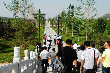 第十一屆“網(wǎng)上看河南”走進(jìn)函谷關(guān)(組圖)