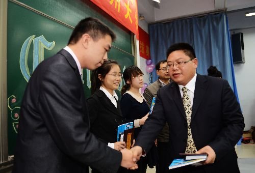 鄭州大學舉行“21世紀杯”全國英語演講比賽校園選拔賽