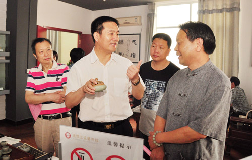 汝州廷懷汝瓷成立河南省博士后研發(fā)基地 再創(chuàng)汝窯輝煌