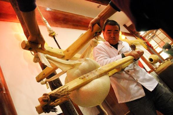 哈爾濱“關(guān)東古巷”重溫老東北民俗風(fēng)情