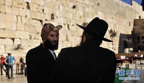 耶路撒冷迎來猶太教傳統(tǒng)節(jié)日普林節(jié)