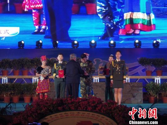 云南德宏州慶暨潑水節(jié)落幕