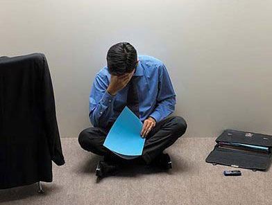 各行業(yè)年終獎(jiǎng)盤(pán)點(diǎn):有的發(fā)奔馳車(chē) 有的發(fā)衛(wèi)生巾